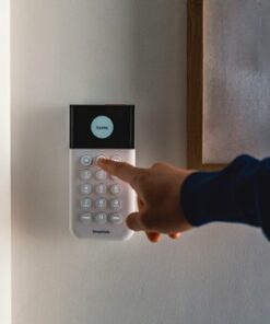 SimpliSafe - Home Security System Plus with Indoor and Outdoor Cameras - 12 Piece System - Whie