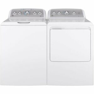 GE - 7.2 Cu. Ft. 4-Cycle High-Efficiency Gas Dryer - White/Silver Backsplash