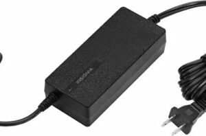 Insignia™ - Universal 90W Laptop Charger - Black