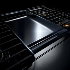 JennAir - NOIR 5.1 Cu. Ft. Self-Cleaning Freestanding Dual Fuel Convection Range - Floating Black Glass