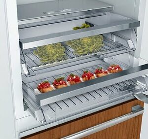 Bosch - Benchmark Series 16 Cu. Ft. Bottom-Freezer Built-In Smart Refrigerator - Custom Panel Ready