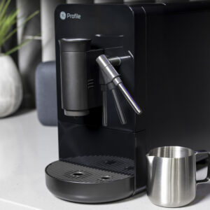 GE Profile - Automatic Espresso Machine with 20 bars of pressure, Milk Frother, and Built-In Wi-Fi - Black