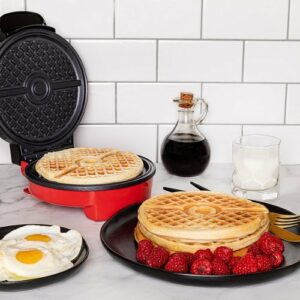 Uncanny Brands - Pokémon Pokeball Waffle Maker - Black